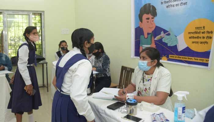Teens Vaccination: 1.86 lakh got the vaccine on 1st day amidst huge enthusiasm