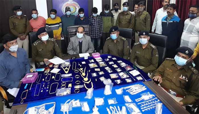 Vicious gang doing recce with cycles arrested, jewelery worth more than 77 lakhs seized