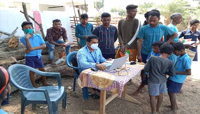 Ayushman Card: Every family of 11 villages in Naxal affected area got
