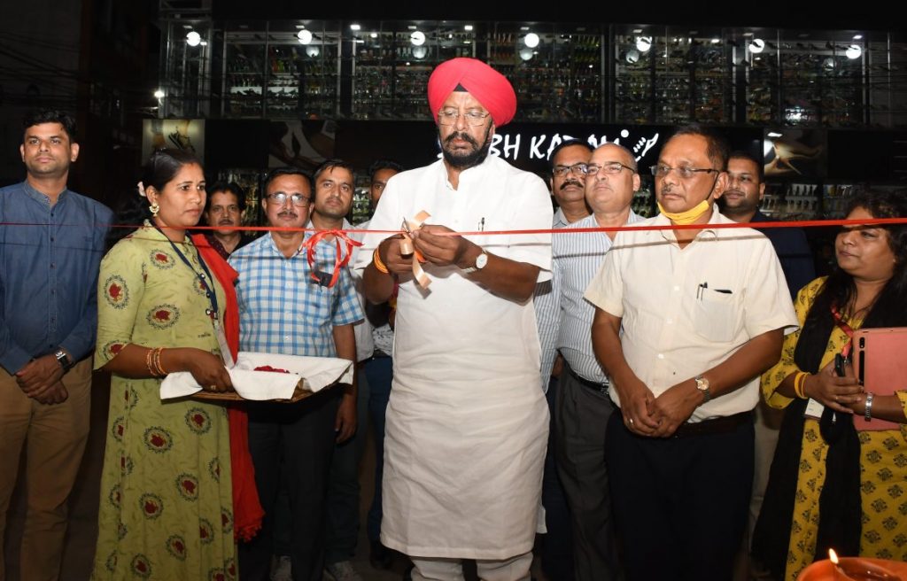 CG Haat Bazaar : Kuldeep Singh Juneja inaugurated the regional Saras Mela