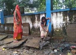 Cleanliness Campaign: Women playing an important role in cleanliness campaign