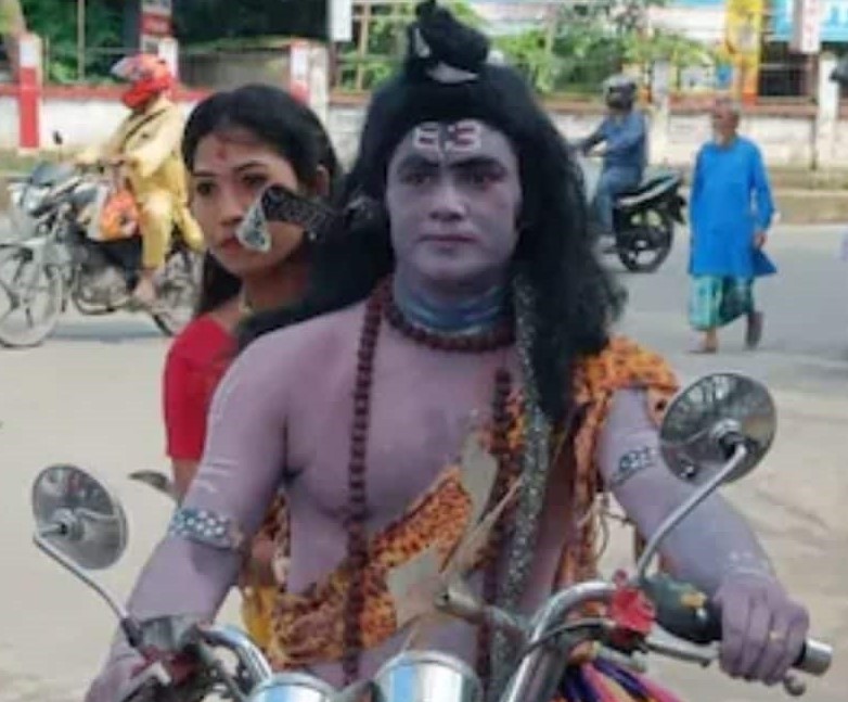 Controversy Issue : After 'Kali', now the bullet rider 'Shiv-Parvati'... see what's happening