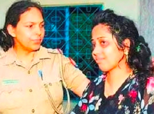 Double Murder: Oops! Adopted daughter slits her parents' throats, the reason is shocking... know