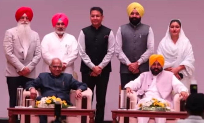 Punjab Cabinet expanded by taking 1 woman + 1 Hindu + 3 Sikhs