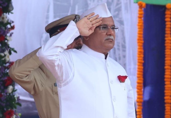 75th Anniversary of Independence: Chief Minister hoists the flag at Police Parade Ground in Raipur