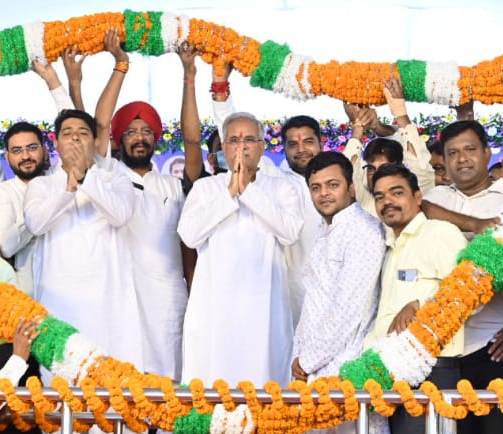 Raipur Nagar Nigam: CM Baghel reached the conclusion of 'Peacock Mayor - Peacock Dwar'