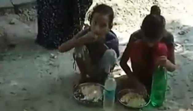 Breaking...Mid-Day Meal : Principal suspended for feeding children salt-rice in the name of mid-day meal