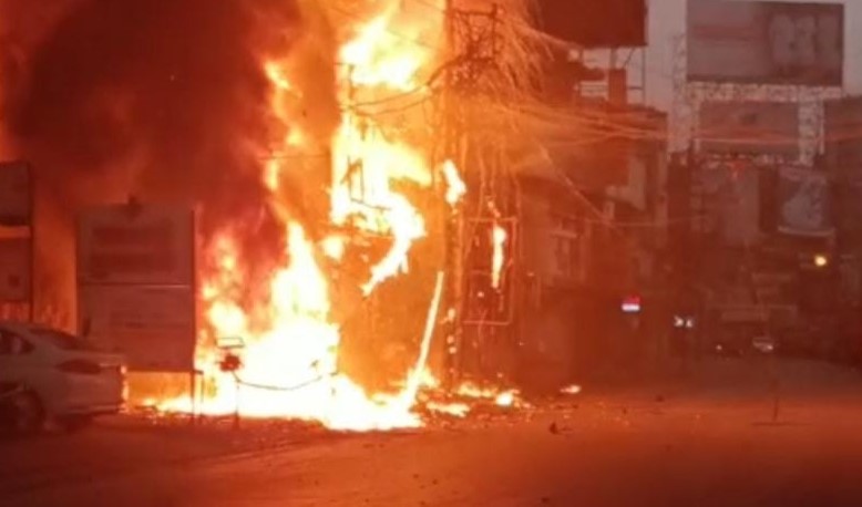 Fire in Raipur: 3 shops gutted, 6 fire engines engaged in extinguishing the fire