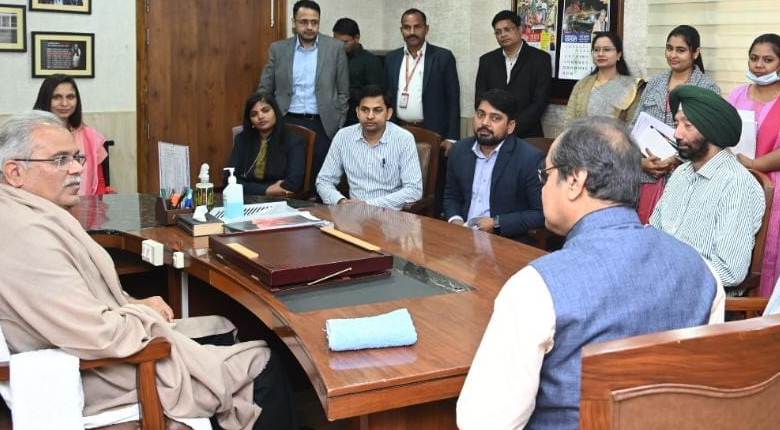 Administrative: Office bearers of the State Administrative Service Association met the CM regarding several demands