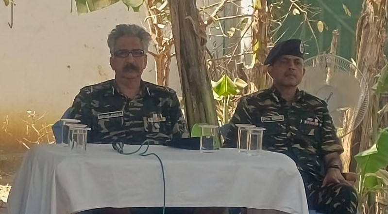 DGP reached Naxalite affected area Jagargunda... encouraged the soldiers