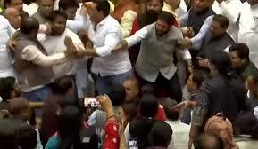 Delhi Nagar Nigam: Riot between councilors in MCD