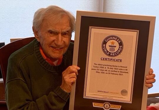 World Oldest Practicing Doctor: Even at the age of 100, the world's oldest doctor sees patients for 9 hours daily