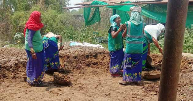 Earned additional income by making vermi compost in Gauthan