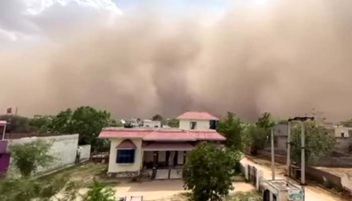 Sandstorm: Someone could understand something, the atmosphere changed in the sky, strange rain started