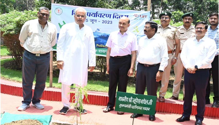 World Environment Day: Chief Minister planted Amla plant in his residence premises