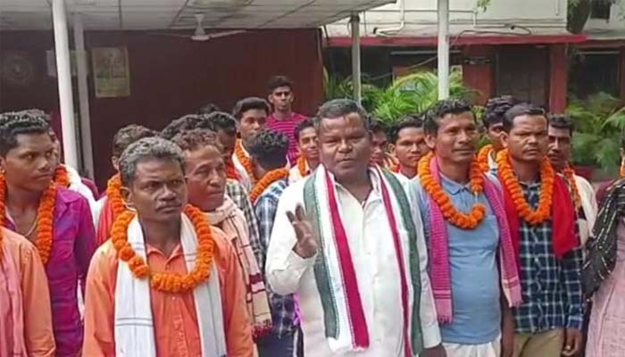 31 villagers of Konta area held hands of Congress, Minister Kawasi Lakhma welcomed