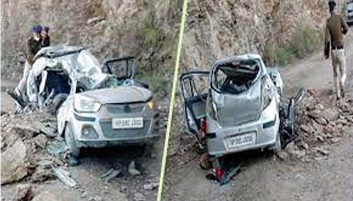 Horrible! Stone fell and the car was shattered in 3 seconds, two killed, three injured, shocking VIDEO