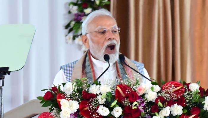PM Modi gave a gift to CG, lashed out at Congress in public meeting