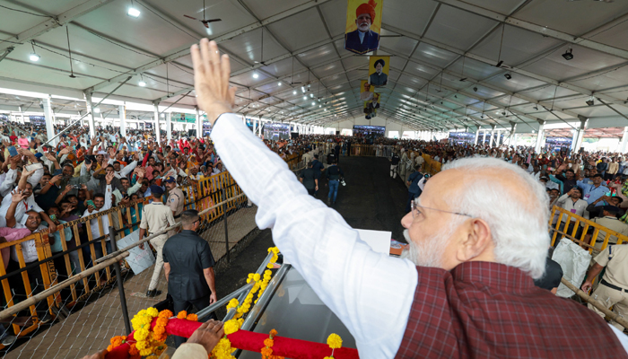 After laying the foundation stone of the projects, PM Modi fiercely attacked the opposition - 'Ego' alliance...