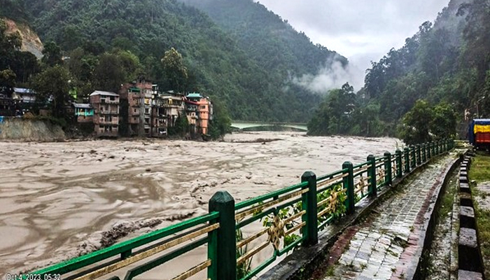Sikkim Flash Flood: 14 killed, 100 including 22 soldiers missing due to flood in Sikkim,