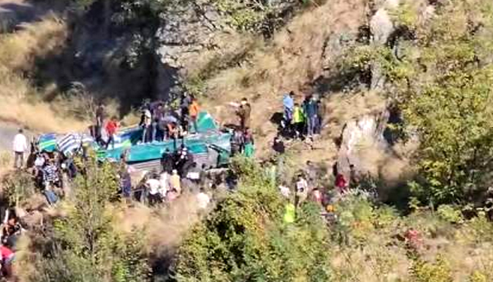 Big accident! The bus fell into a 250 meter deep gorge; 36 passengers died