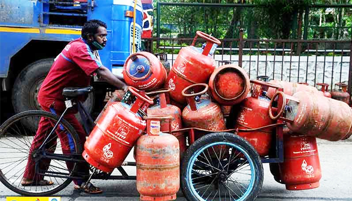 GOOD NEWS! LPG customers will get cheaper gas cylinders! Modi government is preparing to take a big decision…