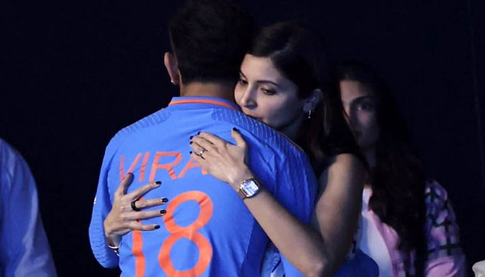 Anushka gave support to disappointed Virat! After the defeat, her photo went viral in the stadium, the actress was praised a lot.