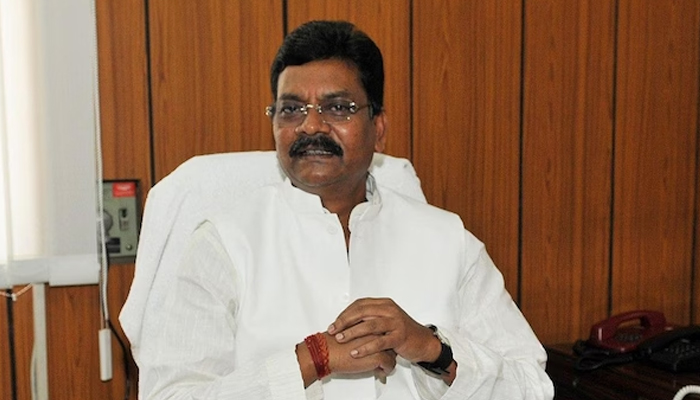 Dr. Charandas Mahant became the leader of opposition of Congress Legislative Party in the Assembly.