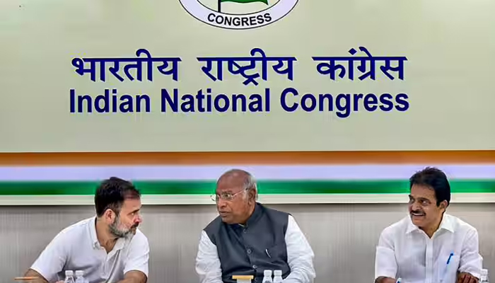 Congress party raised only Rs 11 crore through crowd funding; High command in tension