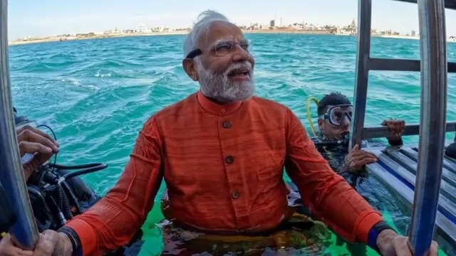PM Modi Dwarka Scuba Diving :