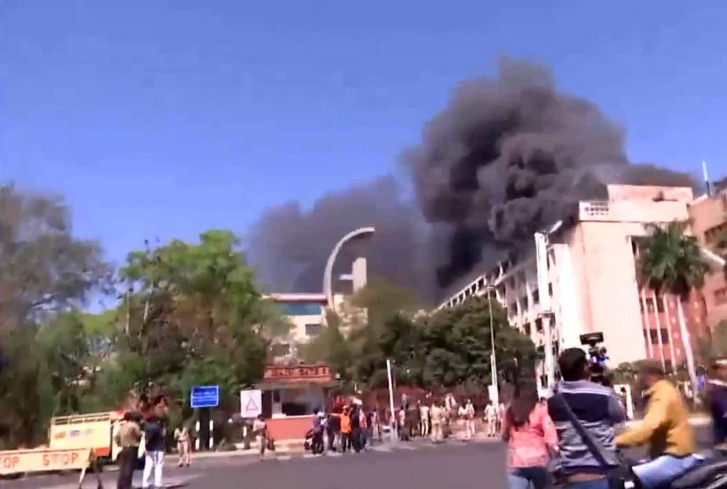 BREAKING: Major fire breaks out in Mantralaya building; Important documents burnt to ashes…VIDEO