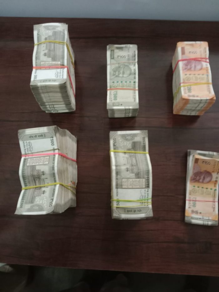 Police Checking Team Got 18 Lakh Cash :