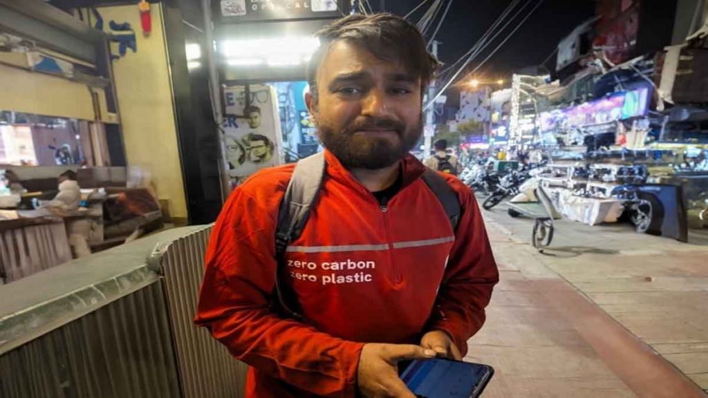 Zomato delivery boy cried a lot, expressed his grief in a viral tweet…