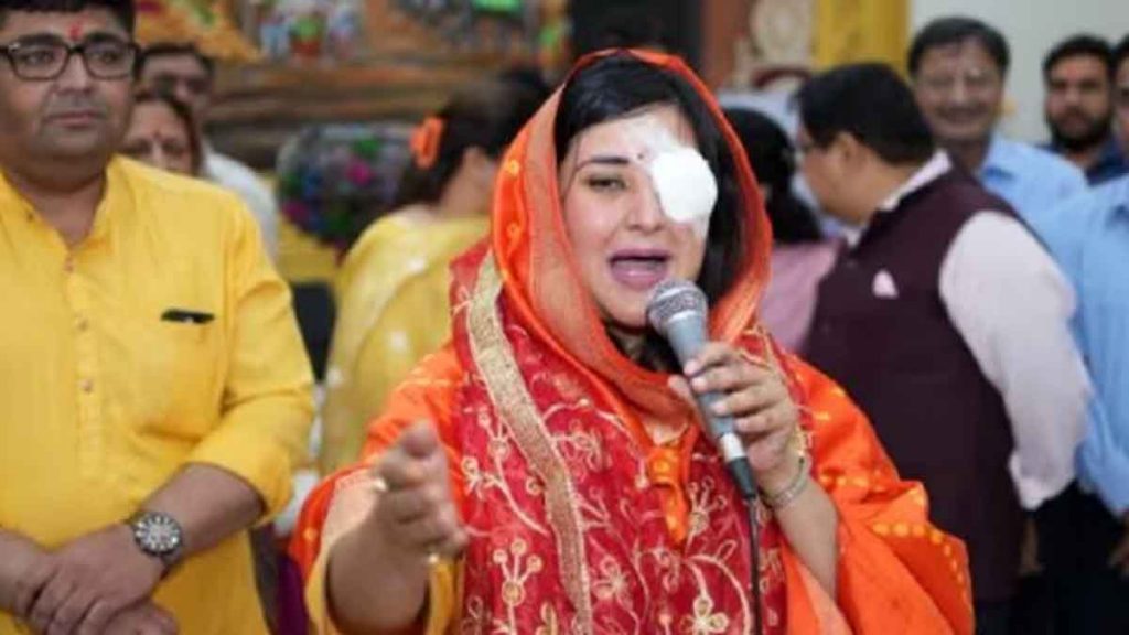 Bansuri Swaraj injured during election campaign; Despite eye injury, went out to campaign...