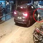 हृदयविदारक! छोटी बच्ची अपने ही पिता के कार के नीचे आ गई, जिससे कुचलकर उसकी मौत हो गई; चौंकाने वाला VIDEO वायरल..