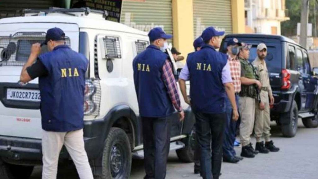 BREAKING: Stones pelted at NIA team in West Bengal, vehicles also vandalized,