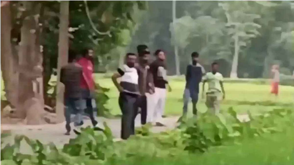 Violence in Bengal during voting, bomb found near Union Minister's house, BJP workers injured in stone pelting.