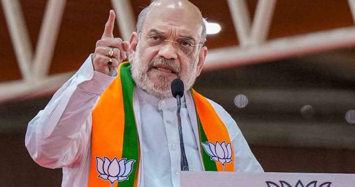 Amit Shah in Katghora: First apologized to the public for being late in Katghora, then roared Shah