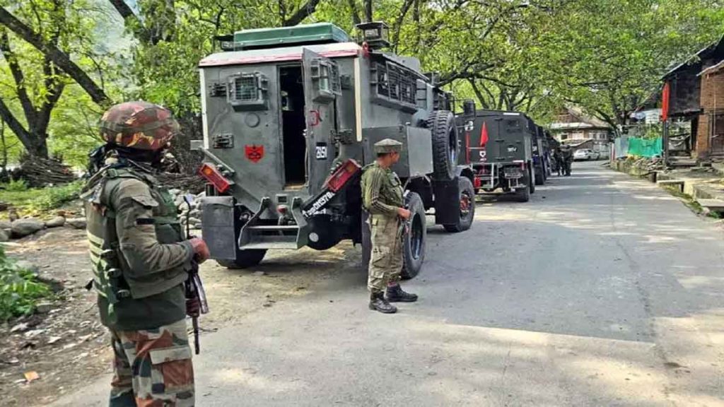 Jammu-Kashmir : Encounter in Jammu and Kashmir's Baramulla; 2 terrorists killed, 1 jawan injured