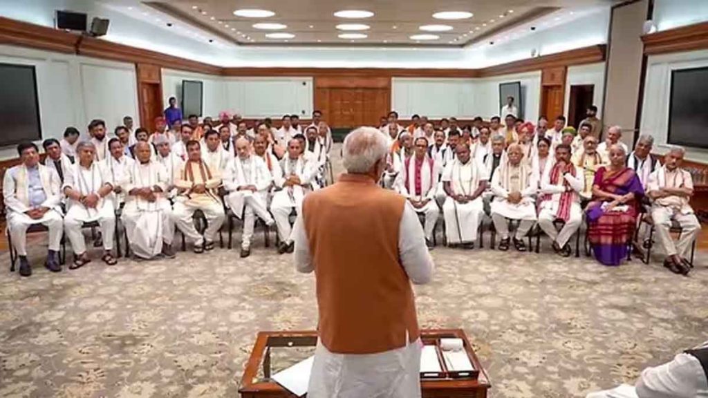 Settle the file within 24 hours, do not come under pressure, the Prime Minister instructed the new ministers… Relatives should be kept under strict surveillance from the PMO…