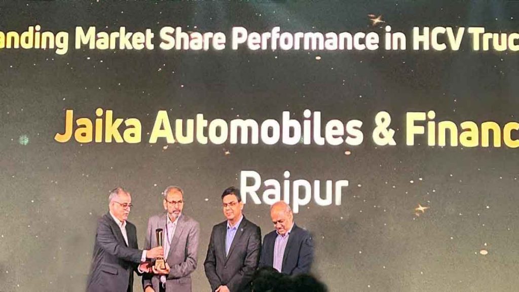 jaika Automobiles wins Outstanding Market Share Award in Heavy Commercial Vehicles Truck-Construct Category
