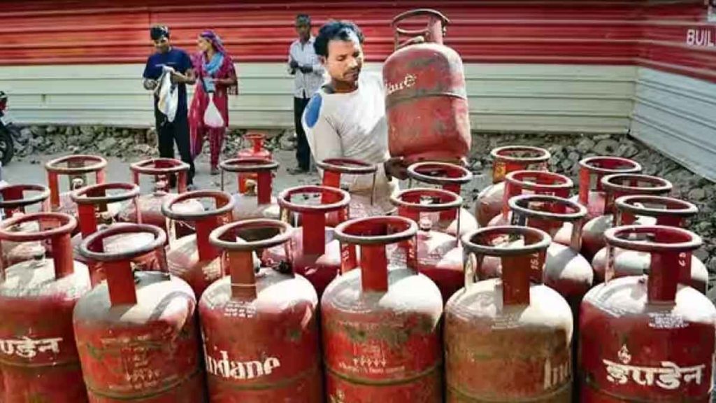LPG prices reduced: Good news came at the beginning of the month, LPG cylinder became cheaper; Know the new rates