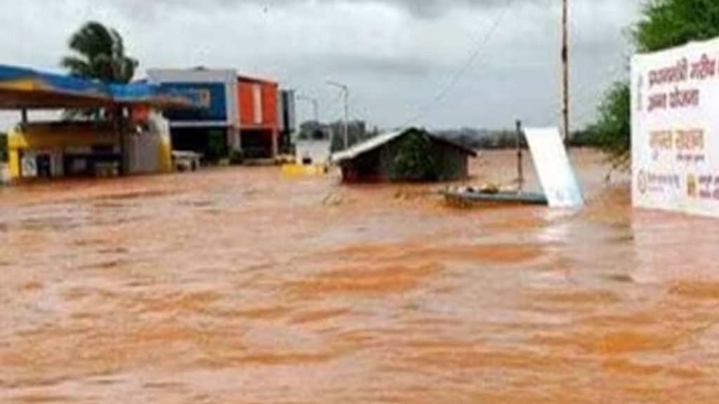 Raipur Bastar division Sukma Kanker heavy rain loss of life and property road connectivity broken