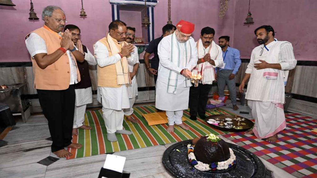 Home Minister Amit Shah visited Champeshwar Mahadev and offered prayers