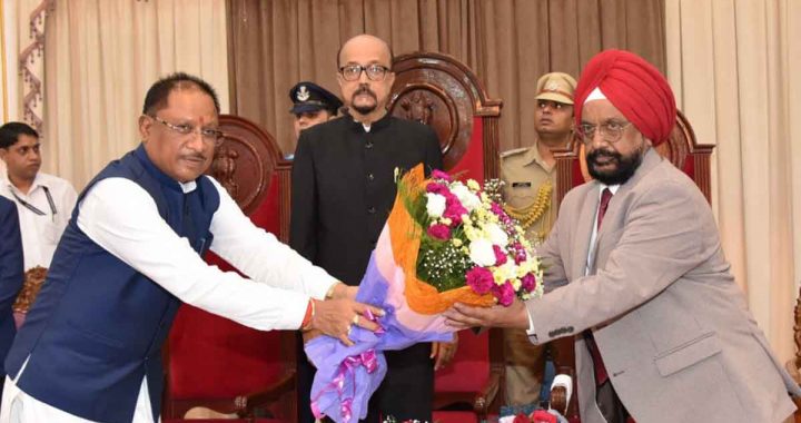 Inder Singh Uboveja became the Chief Lokayukta, Governor Ramen Deka administered the oath