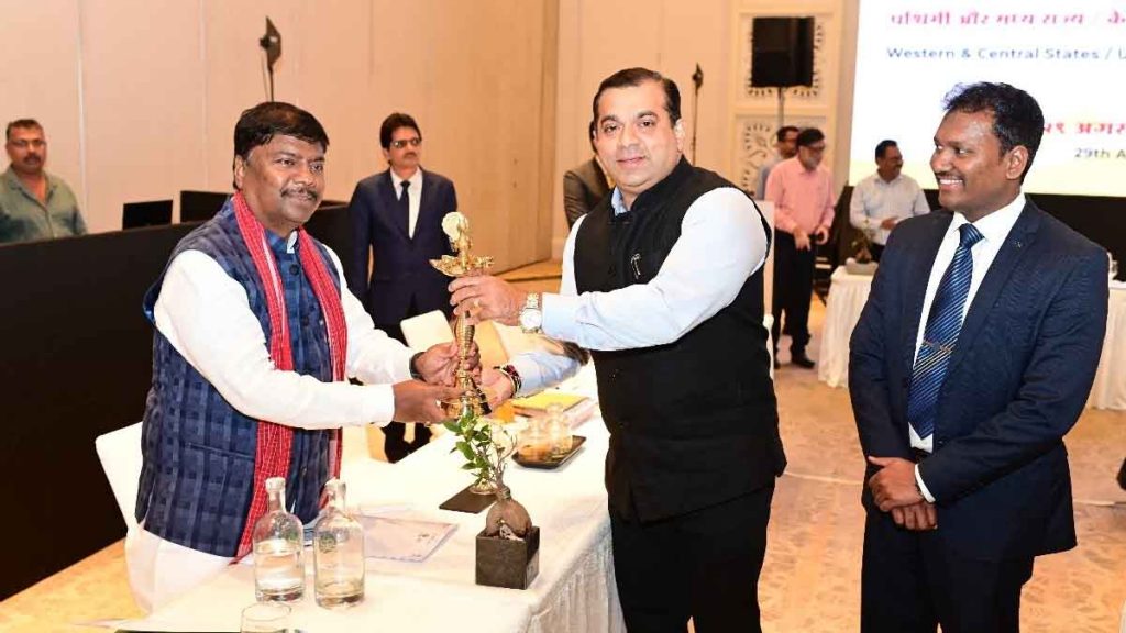 Minister Kedar Kashyap spoke at the conference of tourism ministers- demanded to develop Chhattisgarh as a major tourist destination…