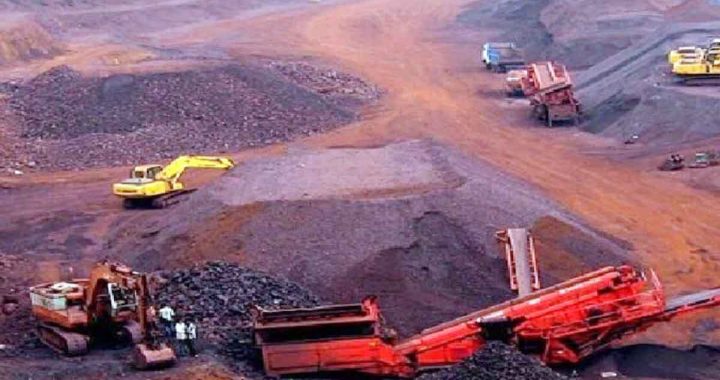 Businessmen from other states have their eyes on the iron mines of the state, they are making approaches from Delhi to transport iron ore