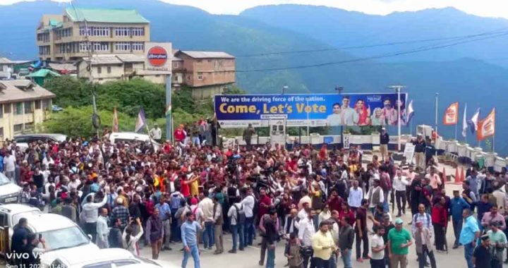 Sanjauli Mosque Dispute: Tension increased in Shimla, lathicharge on protesters moving towards Sanjauli Mosque, many injured