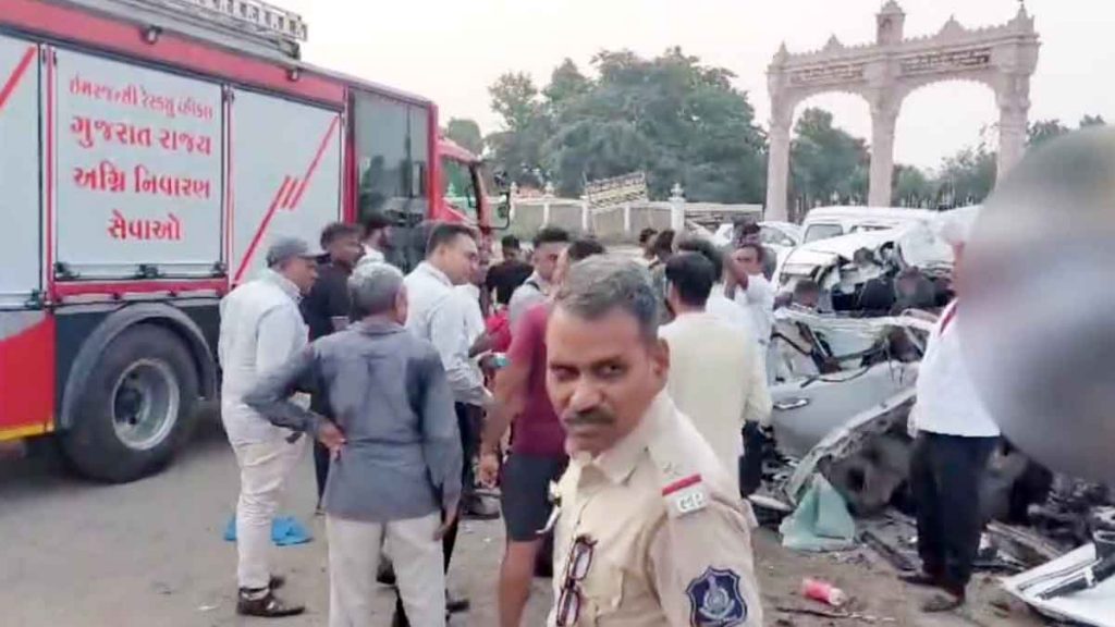 A terrible accident of the car of devotees returning after visiting the Lord, 7 people died… VIDEO