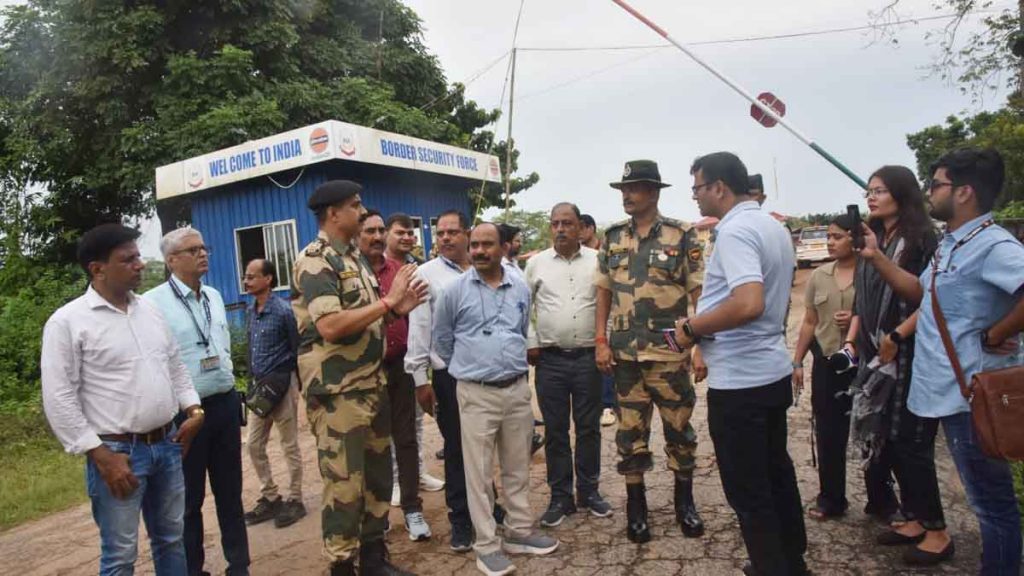 Media team of Chhattisgarh visited BSF's Indo-Bangla border check post..